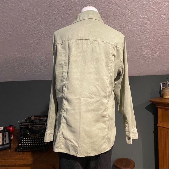Chico’s Soft Moss Green Button Blouse 1 M - Picture 4 of 10